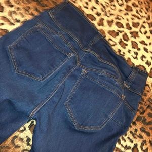 High waisted jeans